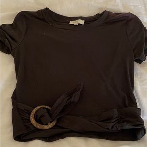Black crop top shirt